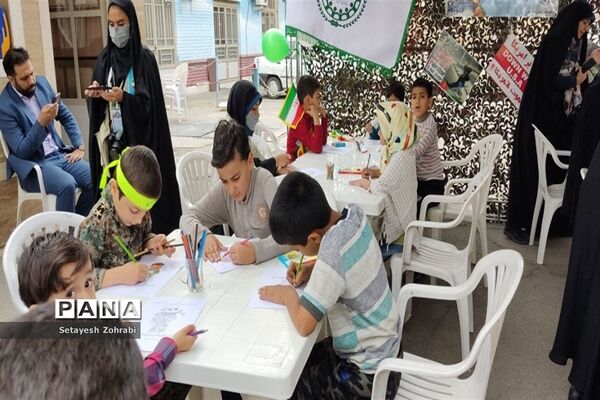 برپایی غرفه همگام با کودکان مظلوم فلسطین در قم
