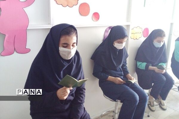 برگزاری محفل انس با قرآن و نشست‌های دینی در مدرسه سما رودهن