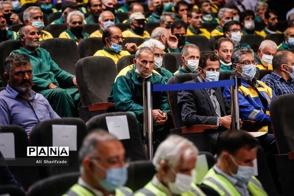 مراسم تجلیل از کارگران شهرداری تهران