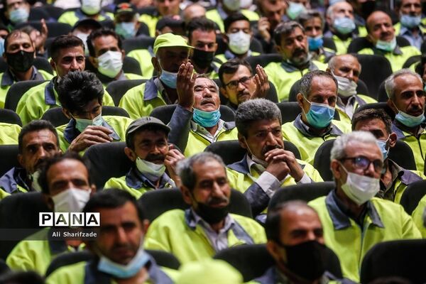 مراسم تجلیل از کارگران شهرداری تهران