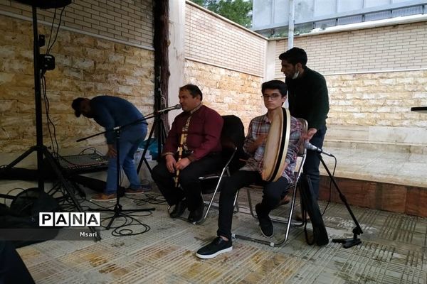 مراسم تجلیل از مقام معلم در شهرستان شاهین‌شهر