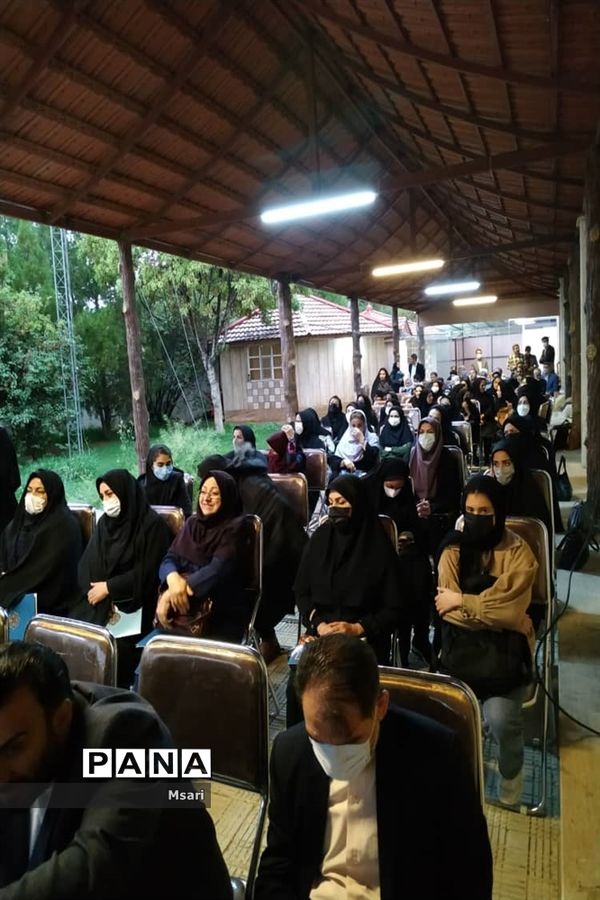 مراسم تجلیل از مقام معلم در شهرستان شاهین‌شهر