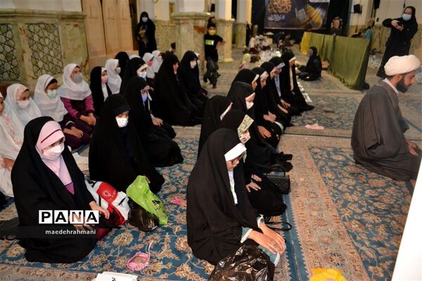 مراسم افطاری دانش‌آموزان کم‌برخوردارآموزشگاه خردورز ناحیه دو شهرری