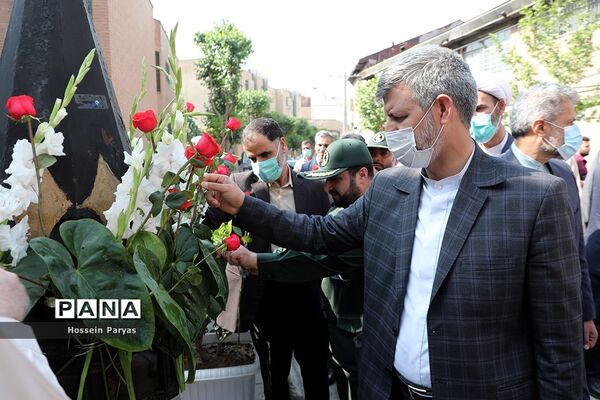 آیین گلباران محل شهادت استاد مرتضی مطهری
