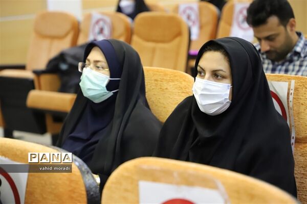 نشست مدیرکل آموزش و پرورش استان کرمانشاه با اصحاب رسانه در آستانه هفته معلم