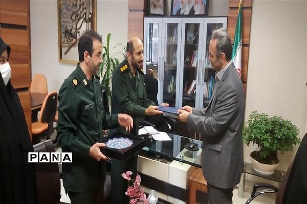 دیدار فرمانده ناحیه ولی عصر با سرپرست آموزش و پرورش منطقه۶