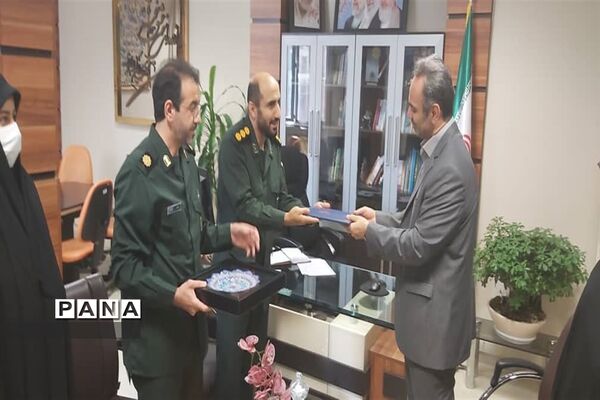دیدار فرمانده ناحیه ولی عصر با سرپرست آموزش و پرورش منطقه۶