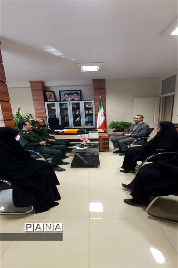 دیدار فرمانده ناحیه ولی عصر با سرپرست آموزش و پرورش منطقه۶