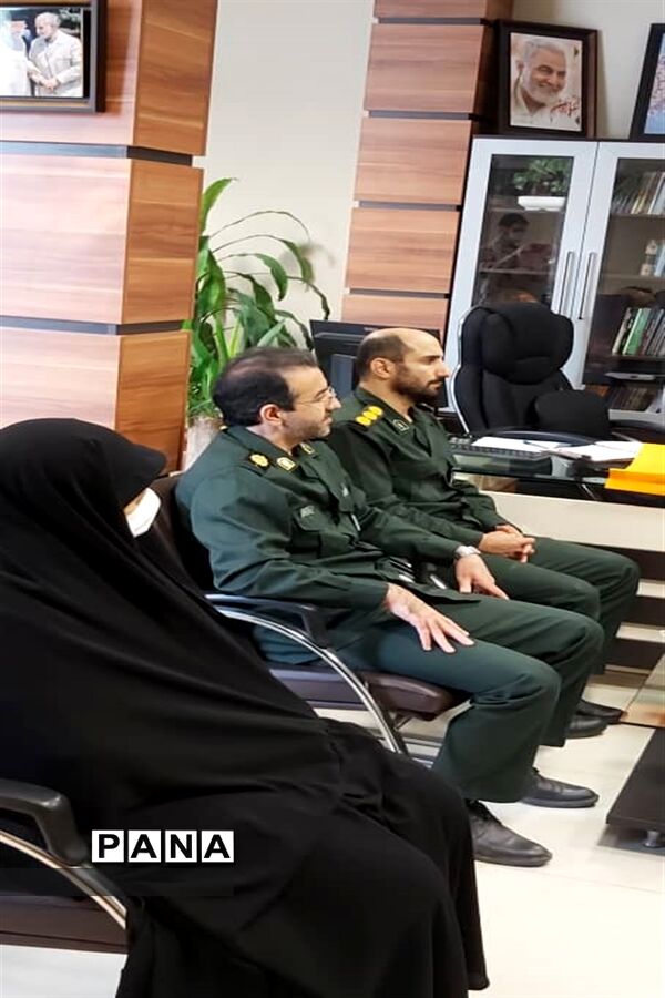 دیدار فرمانده ناحیه ولی عصر با سرپرست آموزش و پرورش منطقه۶