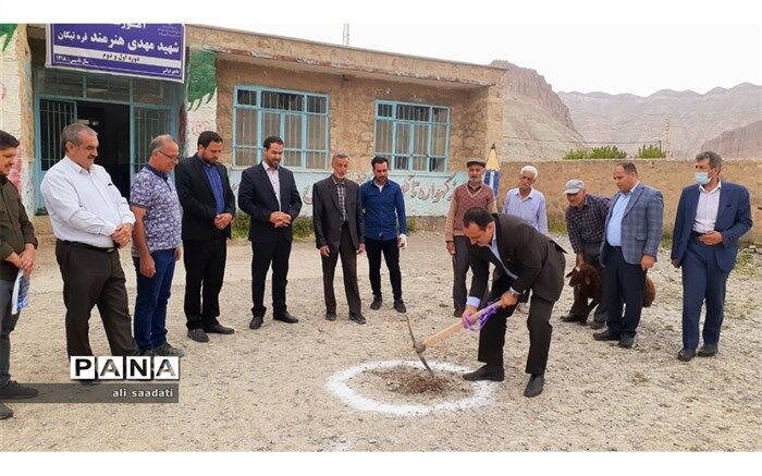 کلنگ ساخت آموزشگاه سه کلاسه در روستای مرزی قره‌تیکان شهرستان کلات به زمین زده شد