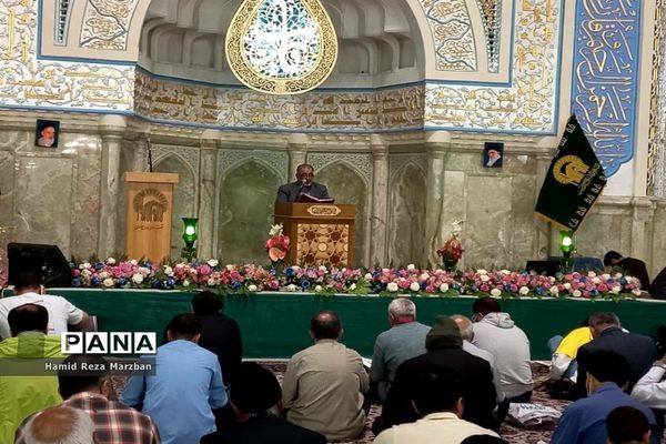 حرم امام مهربانی‌ها درآخرین شب ماه رمضان