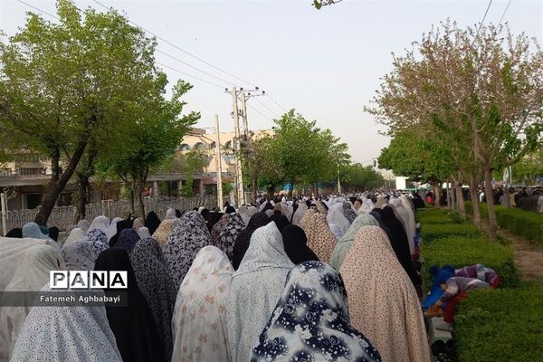 نماز عید فطر در مصلای امام خمینی(ره)  شهرکرد