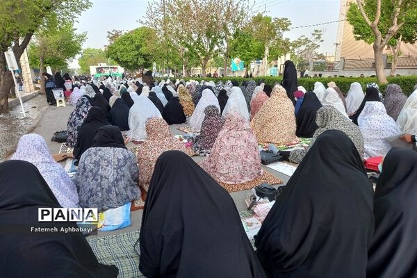 نماز عید فطر در مصلای امام خمینی(ره)  شهرکرد