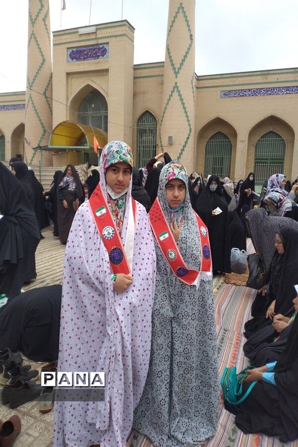 حضور پیشتازان نیشابور در نماز عید فطر