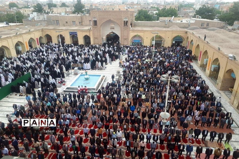 حضور پیشتازان نیشابور در نماز عید فطر