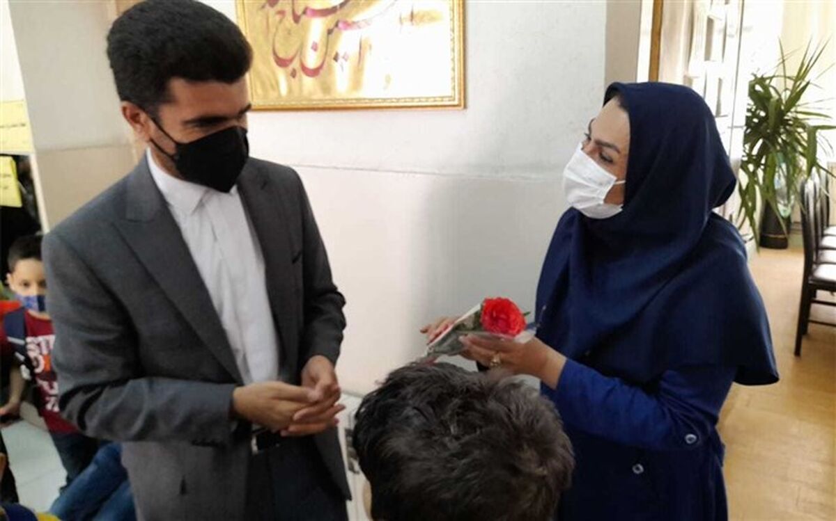دیدار و تقدیر سخنگوی آموزش و پرورش از معلمان در مدارس تهران