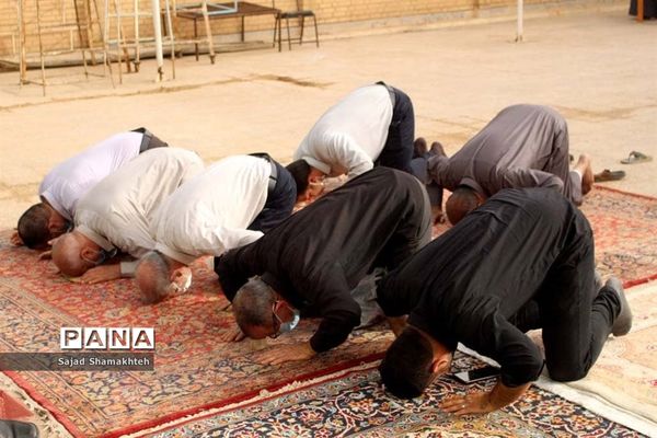 آیین اقامه نماز عید سعید فطر در اهواز