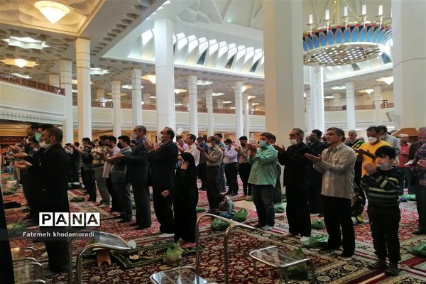 برگزاری باشکوه نماز عید فطر در حرم مطهر شاهچراغ(ع)