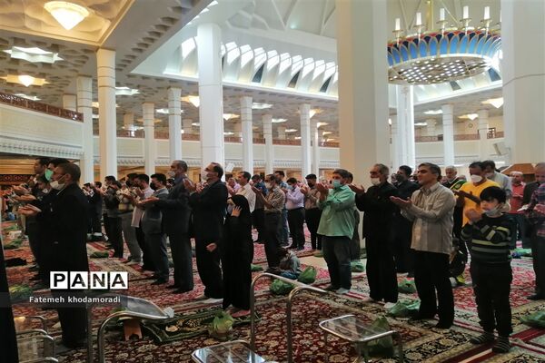 برگزاری باشکوه نماز عید فطر در حرم مطهر شاهچراغ(ع)