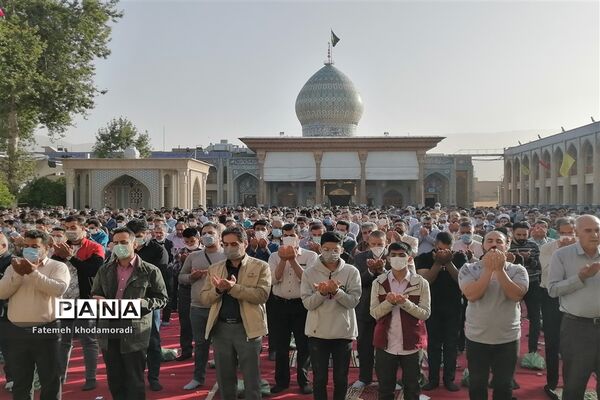 برگزاری باشکوه نماز عید فطر در حرم مطهر شاهچراغ(ع)