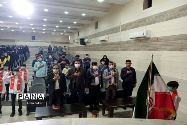 حضور رئیس سازمان دانش‌آموزی فارس در جمع مربیان و دانش‌آموزان پیشتاز شهرستان لارستان