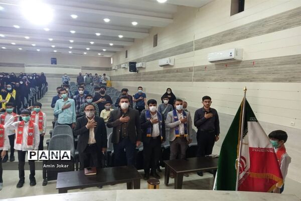 حضور رئیس سازمان دانش‌آموزی فارس در جمع مربیان و دانش‌آموزان پیشتاز شهرستان لارستان