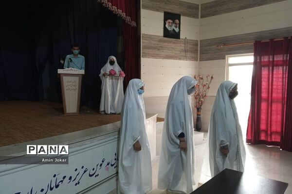 حضور رئیس سازمان دانش‌آموزی فارس در جمع مربیان و دانش‌آموزان پیشتاز شهرستان لارستان