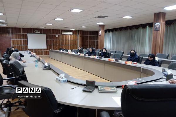 مسابقه مشاعره دانش‌آموزان تهرانی