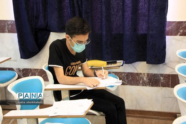 بازدید از دبیرستان تیزهوشان به مناسبت روز سمپاد