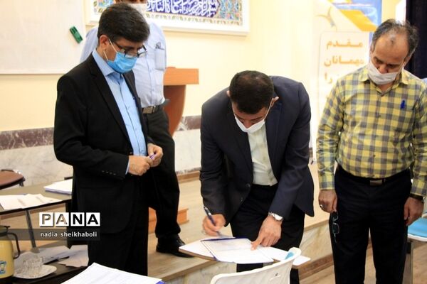 بازدید از دبیرستان تیزهوشان به مناسبت روز سمپاد