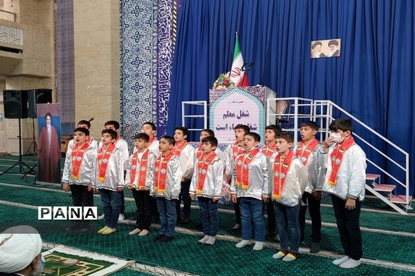 گرامیداشت مقام معلم پیش از نماز جمعه