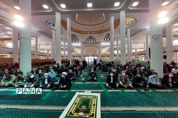 گرامیداشت مقام معلم پیش از نماز جمعه
