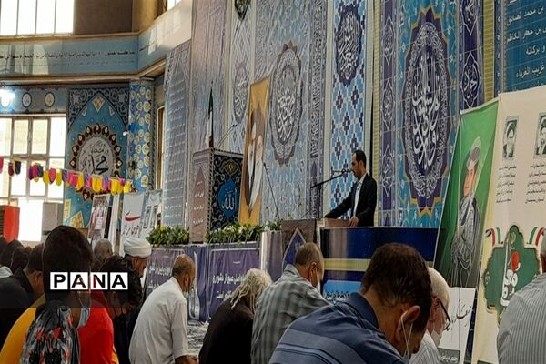 حضور دانش‌آموزان  پیشتاز در نماز جمعه‌ شهرستان قدس