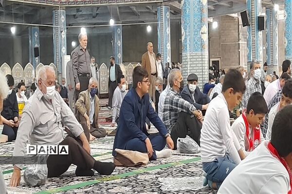 حضور دانش‌آموزان  پیشتاز در نماز جمعه‌ شهرستان قدس