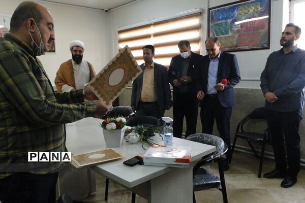 آیین سپاس معلم در مدرسه حضرت زینب(س) فشافویه