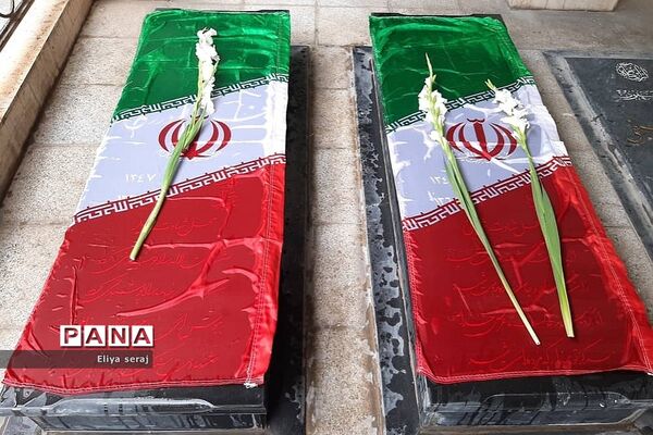 غبارروبی مزار شهدا به‌مناسبت هفته معلم در آموزش و پرورش رودهن