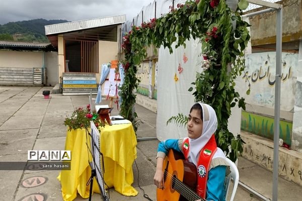 مراسم گرامیداشت مقام معلم و هفته سلامت در دبستان تربیت شهرستان گلوگاه