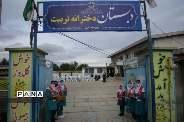 مراسم گرامیداشت مقام معلم و هفته سلامت در دبستان تربیت شهرستان گلوگاه