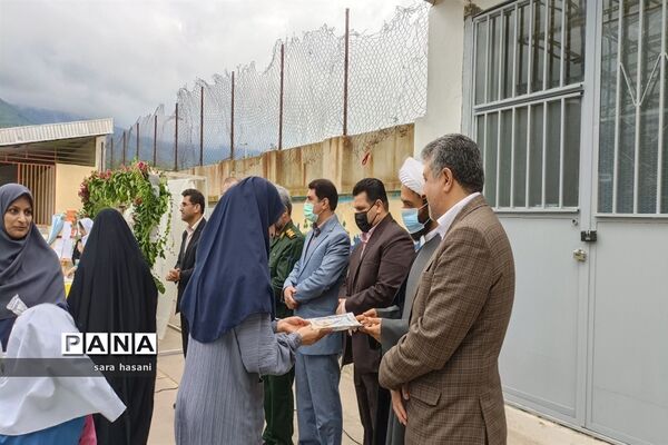 مراسم گرامیداشت مقام معلم و هفته سلامت در دبستان تربیت شهرستان گلوگاه