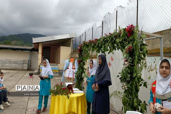 مراسم گرامیداشت مقام معلم و هفته سلامت در دبستان تربیت شهرستان گلوگاه