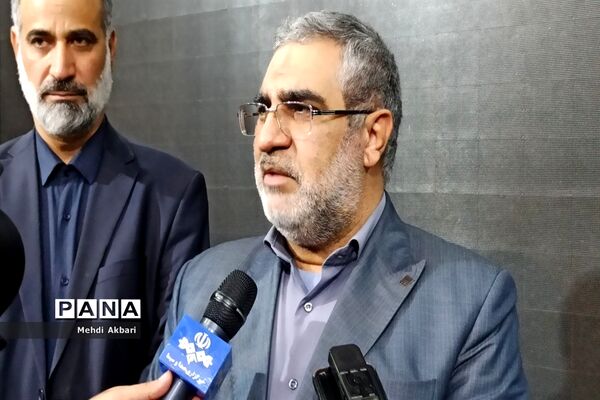 آیین تقدیر از برگزیدگان ملی برنامه جلوه‌های ویژه معلمی در اهواز