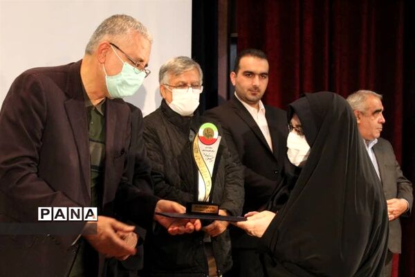 تجلیل از معلمان برتر در کانون پرورشی فکری و هنری مازندران