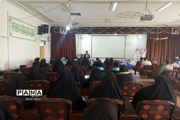 اجرای طرح میثاق با ولایت با حضور مربیان و دانش‌آموزان پیشتاز در داراب