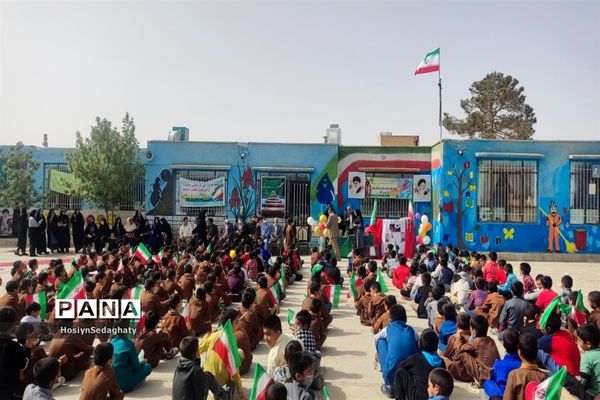 زنگ سپاس معلم در دبستان شهید پسندیده روستای فدافن کاشمر