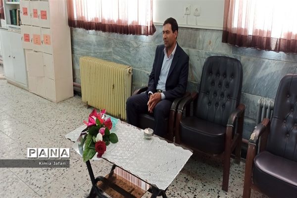 دیدار با دبیران آزاده و جانباز و ایثارگر به مناسبت هفته گرامیداشت مقام معلم