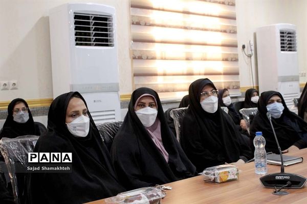 آیین تجلیل از برگزیدگان جلوه‌های ویژه معلمی در ناحیه ۲ اهواز