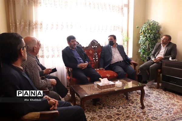 دیدار با خانواده معلم شهید و معلم جانباز به‌مناسبت هفته معلم در تبریز