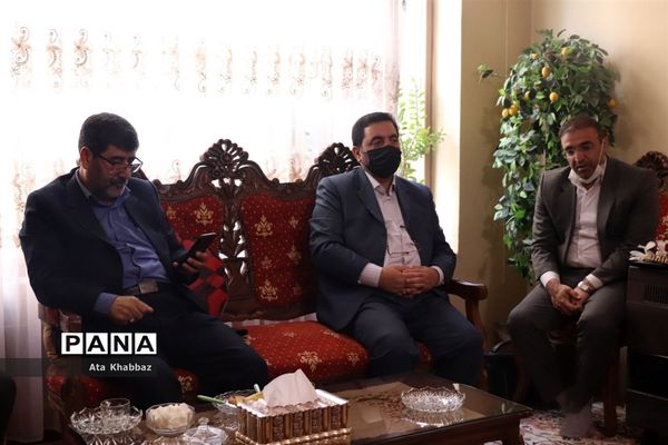 دیدار با خانواده معلم شهید و معلم جانباز به‌مناسبت هفته معلم در تبریز