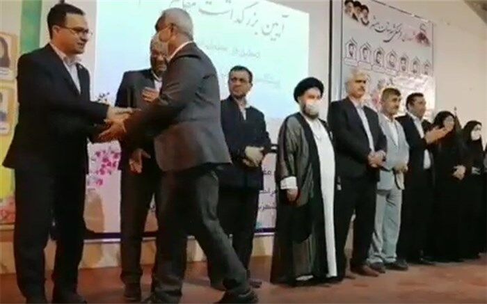 آیین تجلیل و بزرگداشت مقام معلمان نمونه و پیشکسوتان آموزش و پرورش شهرستان بهشهر/فیلم