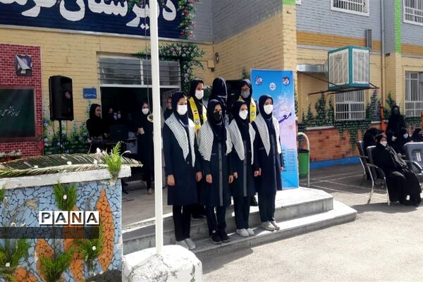همایش سپاس معلم در دبیرستان تشکیلاتی فرهنگیان ناحیه۶ مشهد